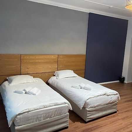 Hotel Mandarin Atyraū エクステリア 写真