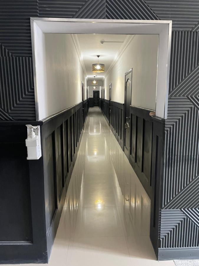 Hotel Mandarin Atyraū エクステリア 写真