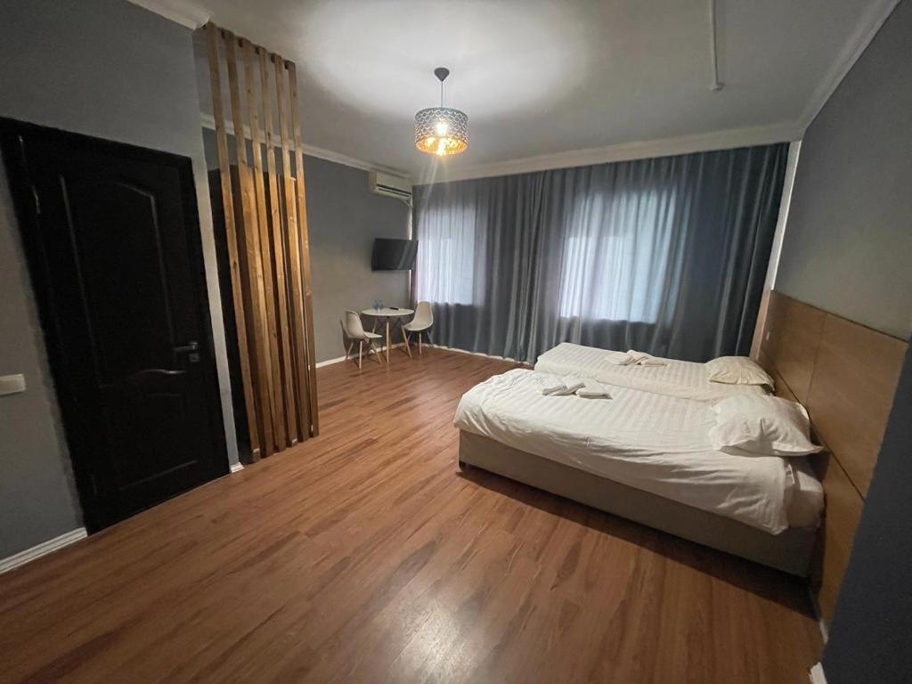 Hotel Mandarin Atyraū エクステリア 写真